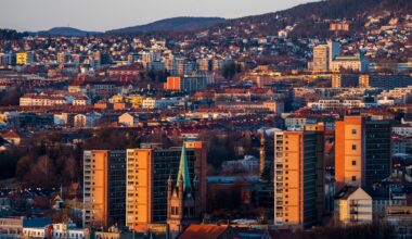 Politikk, Oslodebatten | Byrådet i Oslo ledet av Høyre og Venstre har lagt fram et budsjett som skjærer i fellesskapet