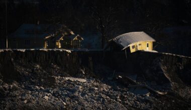 Et hus henger på kanten i Gjerdrum