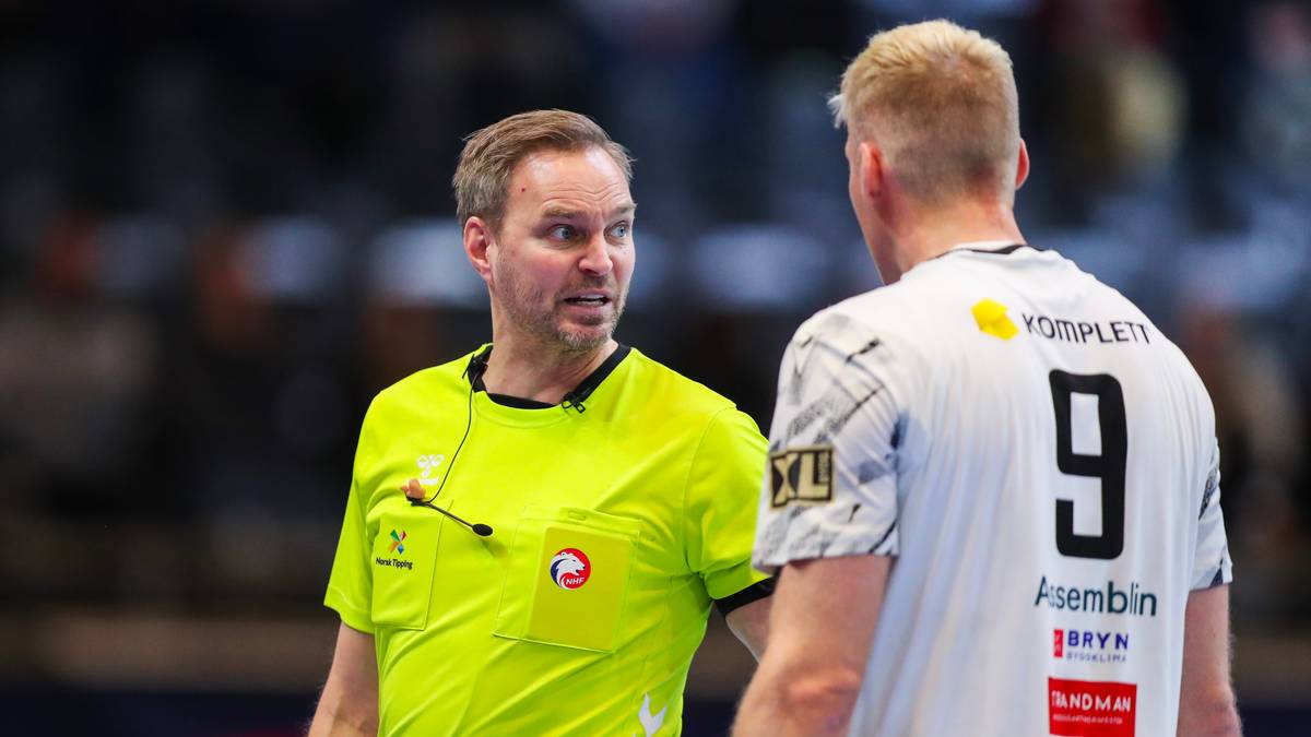 Runar slo Kolstad i NM-finalen tross rødt kort – utviste Rambo raste mot dommerne – NRK Vestfold og Telemark – Lokale nyheter, TV og radio