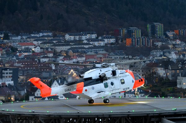 Fallulykke ved Turnerhytten på byfjellene. Redningshelikopter fløy vedkommende til Haukeland sykehus. 