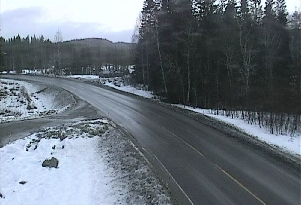 Trafikk, Kjøreforhold | Glatte kjøreforhold i Namdalen: – Viktig å kjøre forsiktig