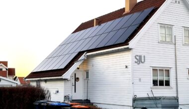 I 2023 ble det installert over 10.000 solcelleanlegg på norske hus. Siden har markedet nærmest forsvunnet fullstendig. En av de gjenværende aktørene tror det bare er bedriftene med solide eiere som tror markedet vil ta seg opp igjen som vil overleve.