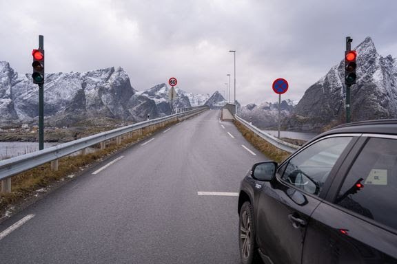 Lofoten, Vågan | Advarer mot kraftige vindkast: – Vurder om du bør reise