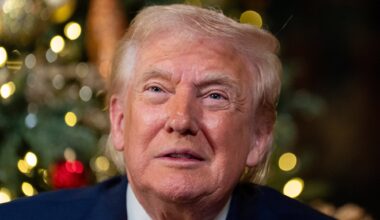 Donald Trump, USA | Advarer Trump mot ambassadør-sparkinger: Frykter Kina og Russland overtar