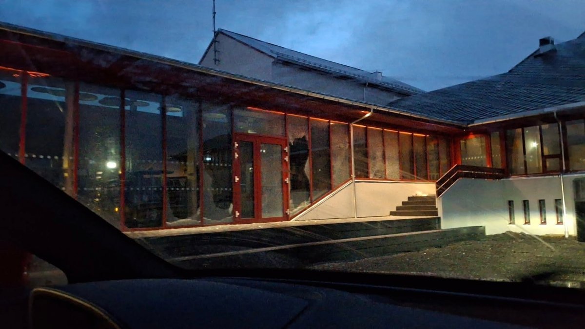 Vær, Været | Uvær skaper trøbbel nord i landet – busser og ferger innstilt