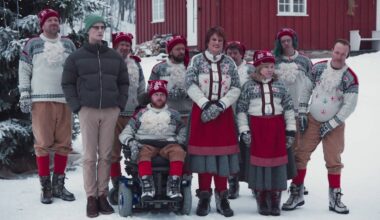 Flere personer i strikkegensere