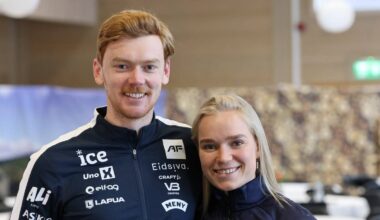 Sivert Guttorm Bakken og Juni Arnekleiv under et pressetreff før sesongstarten i skiskyting i november 2023