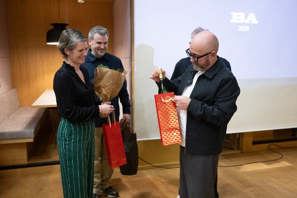 Førpremiere på Trond Skeide Johannessen og Øystein Kvamsdal som fant kjærligheten i godt voksen alder giftet seg.