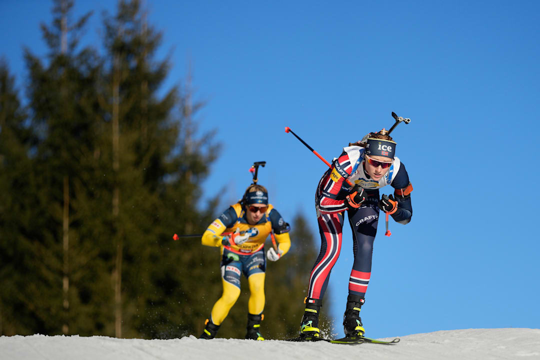 Maren Hjelmeset Kirkeeide sikret pallplass etter vanvittig sisterunde på jaktstarten i Hochfilzen
