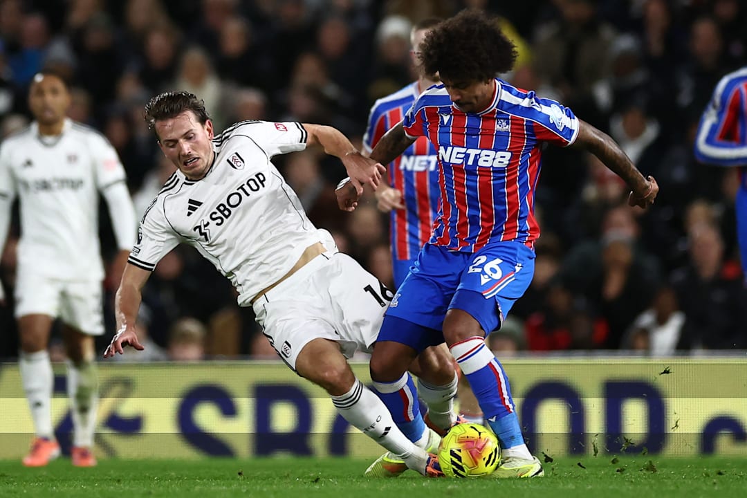 Sander Berge og Fulham tapte i sluttminuttene mot Crystal Palace