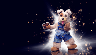 I kveld faller de siste maskene