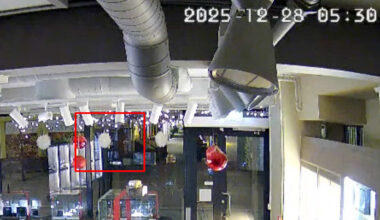 Overvåkningskamera: Viser mulig vitne på åstedet en drøy time før brannen ble meldt - fvn.no