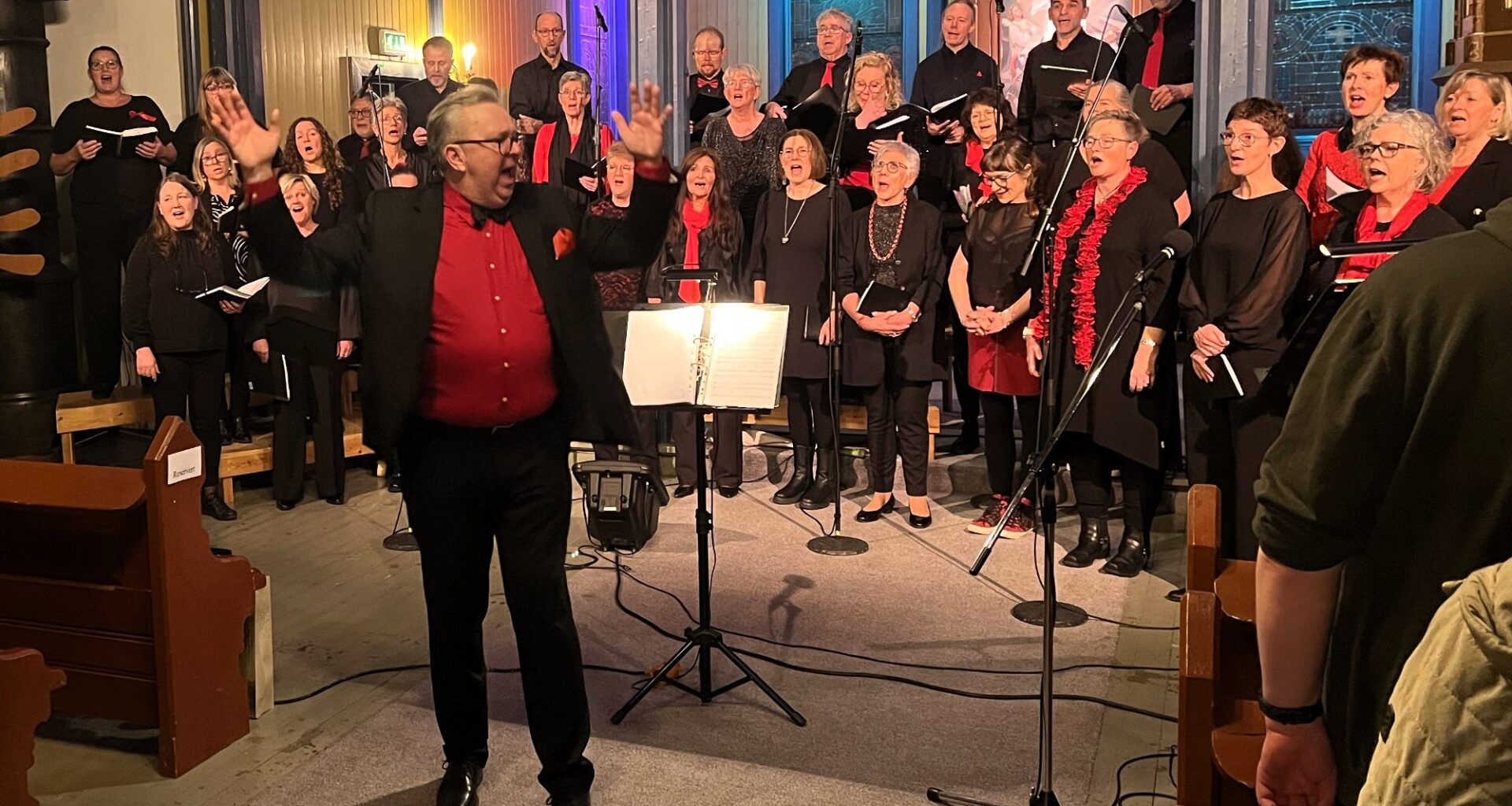 Aurskog, Konsert | Skikkelig julestemning med to kor