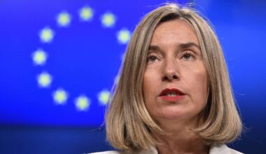 Razzia mot EUs eliteskule – mogleg bedrageri – NRK Urix – Utenriksnyheter og -dokumentarer