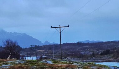 Uvær, Helgeland | Mye å gjøre for Arva og Linea. Noen må vente lengre på strømmen: – Risiko for nye strømbrudd