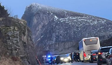 Blålys, Politi | Flere politibiler rykket ut: – Skudd skal være avfyrt