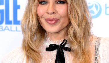 Kylie Minogue tar julenummer én i Storbritannia