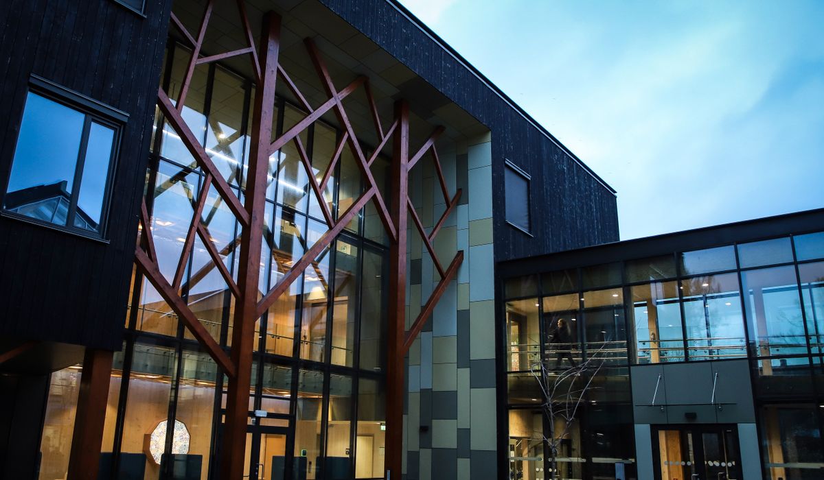 (+) Glatte veier skapte blaut ventetid for elevene - vol.no