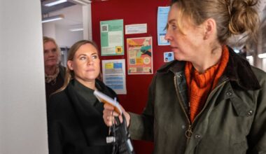 – Skal vi ringe politiet for deg?