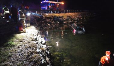 Gloppen, Trafikk | Bil i sjøen i Gloppen