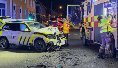 Sammenstøt mellom buss og politibil i Trondheim