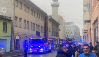 Røyk fra moske Grønland