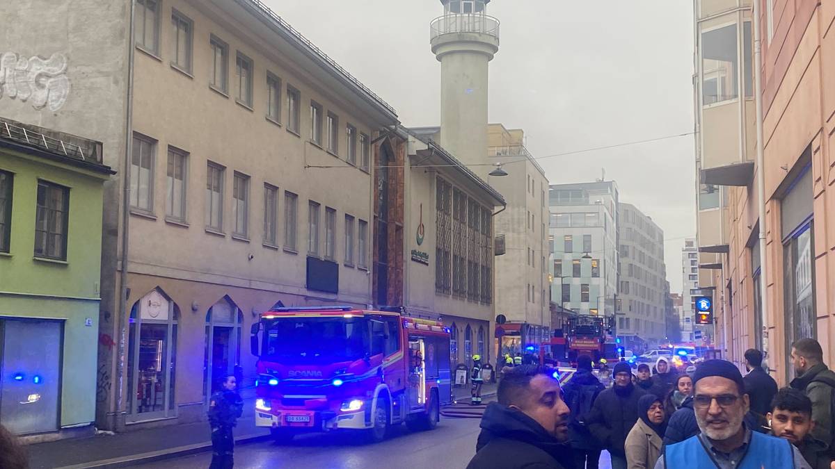 Røyk fra moske Grønland