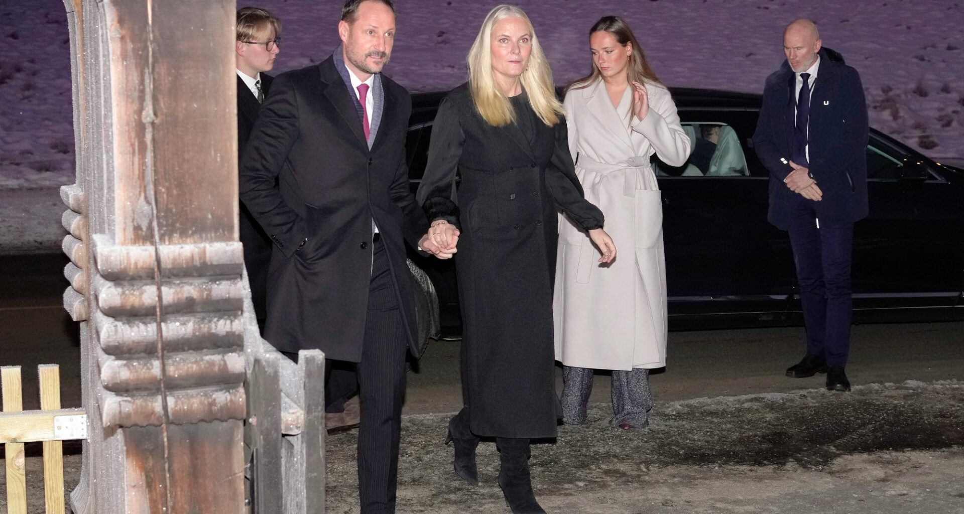 Kongefamilien, Marius Borg Høiby | Kronprinsesse Mette-Marit tar til motmæle mot kritikk og anklager rundt sønnens straffesak