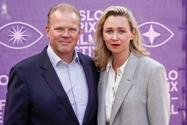 Oslo, Norway 20250825. 
Anders Baasmo Christiansen og Marie Blohus på rød løper før visningen av Affeksjonsverdi som er åpningsfilmen på Oslo Pix.
Foto: Jonas Fæste Laksekjøn / NTB