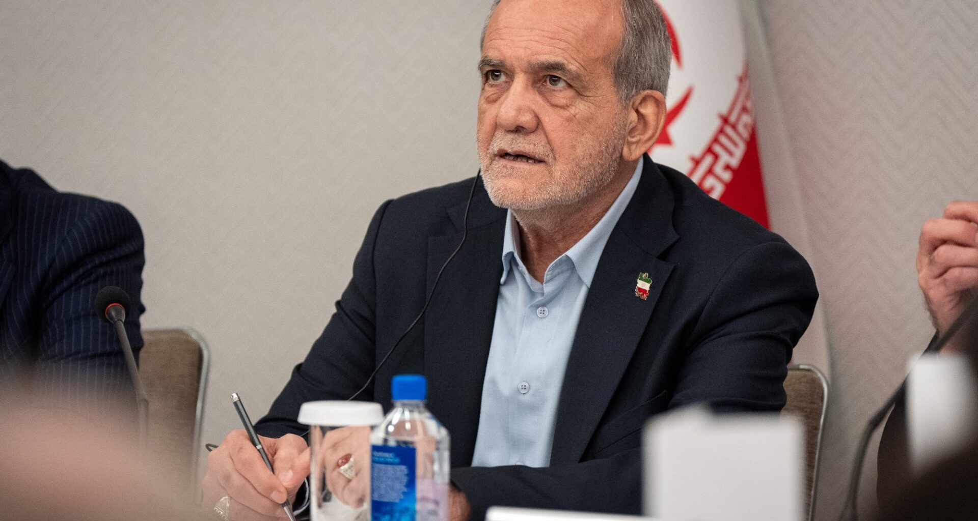 USA, Iran | Irans president sier landet er i «totalkrig» med USA, Israel og Europa