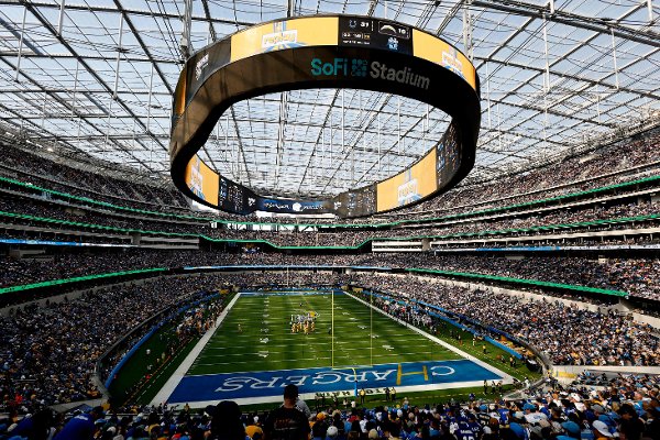 INGLEWOOD, CALIFORNIA - OCTOBER 19: A general view inside SoFi Stadium during the third quarter between the Indianapolis Colts and Los Angeles Chargers on October 19, 2025 in Inglewood, California.   Ronald Martinez/Getty Images/AFP (Photo by RONALD MARTINEZ / GETTY IMAGES NORTH AMERICA / Getty Images via AFP)