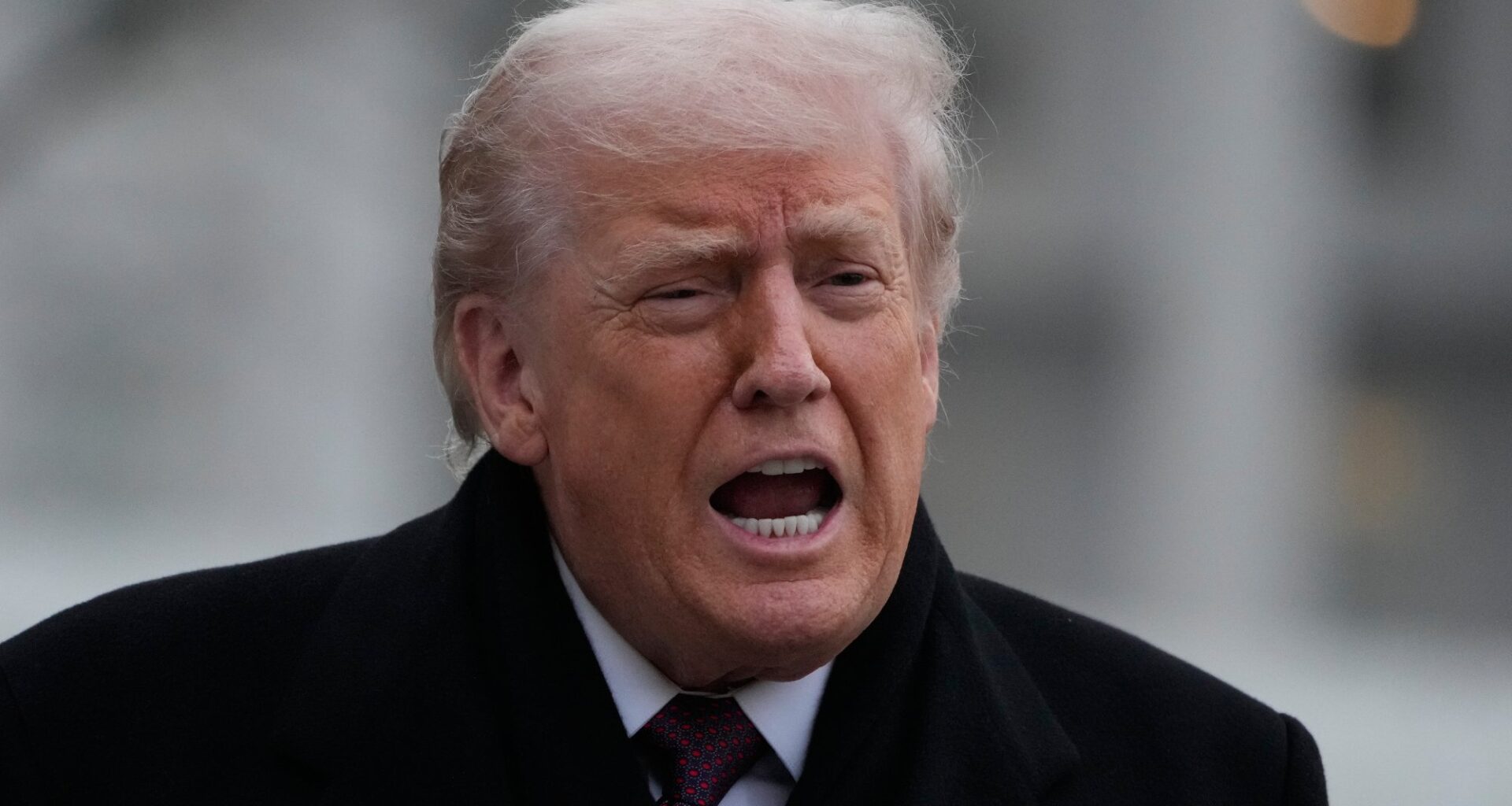 Donald Trump, Kennedy-sentere | Donald Trump døper om Kennedy-senteret til sitt eget navn