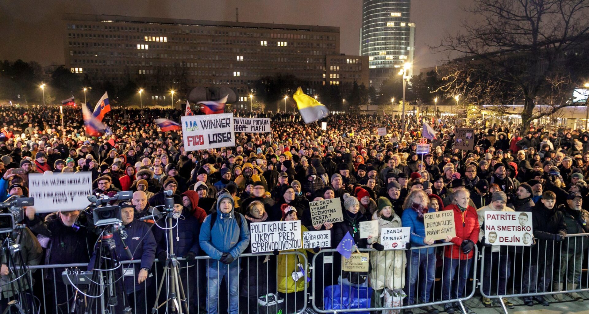 Slovakia, Robert Fico | Tusener i protest mot Fico i Slovakia