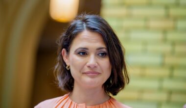 Hyttebygging, Bygging i strandsonen | Statsforvalteren opphever Farsund kommunes dispensasjon i hyttesaken til kunnskapsministeren