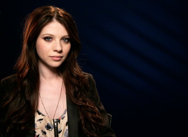 Actress Michelle Trachtenberg poses for a portrait in New York, Wednesday, Sept. 30, 2009. (AP Photo/Jeff Christensen)