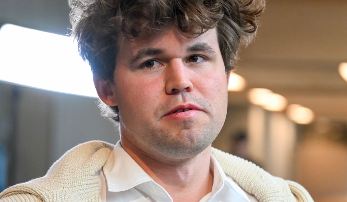 Carlsen vant igjen – på skuddhold til VM-tittelen før finaledagen