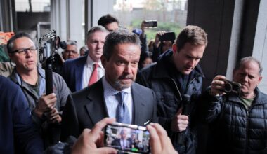 Nick Reiner i retten, siktet for drapet på foreldrene Rob Reiner og Michele Singer Reiner