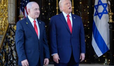 Netanyahu og Trump møter i Florida – diskuterer våpenkvila i Gaza – NRK Urix – Utenriksnyheter og -dokumentarer