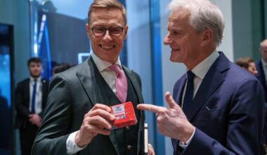 Venstre krever Ukraina svar fra Jonas Gahr Støre