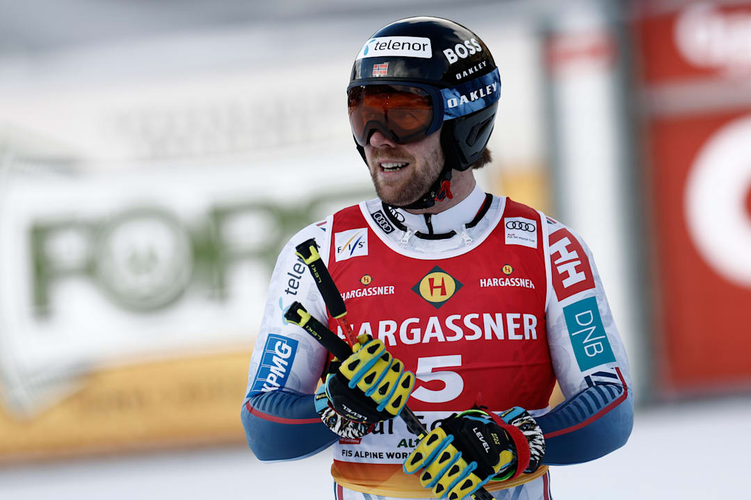 Aleksander Aamodt Kilde står over utforen i Val Gardena