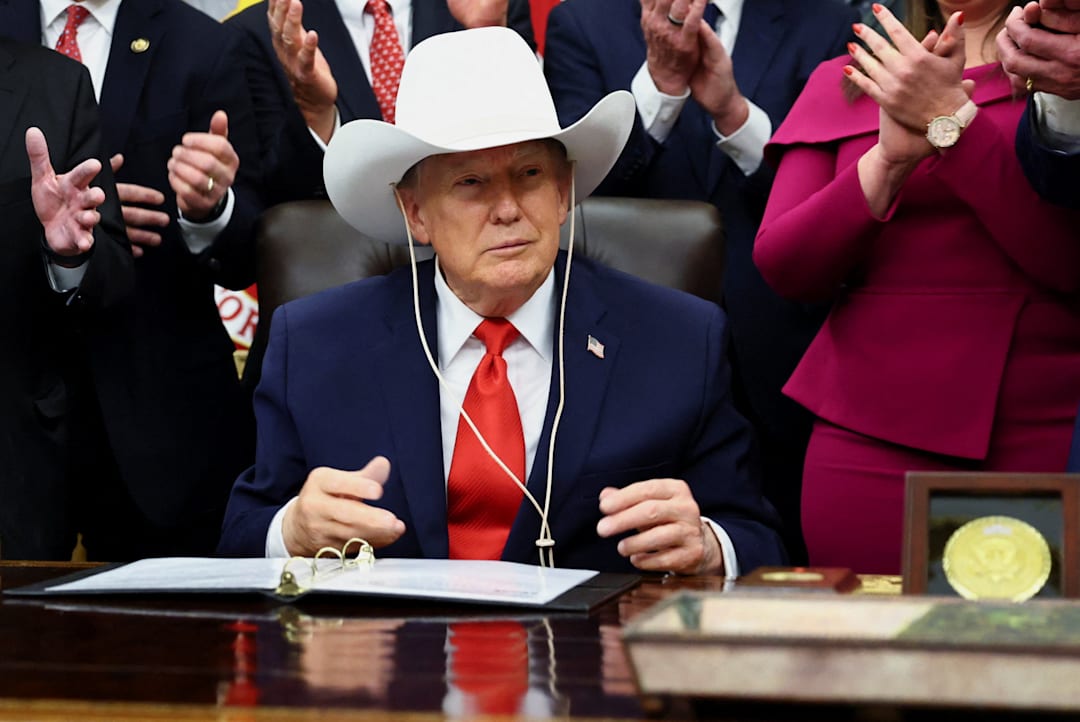 Trump saksøkes for ballsal-bygging