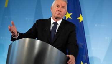 Planla minst åtte møter med Thorbjørn Jagland