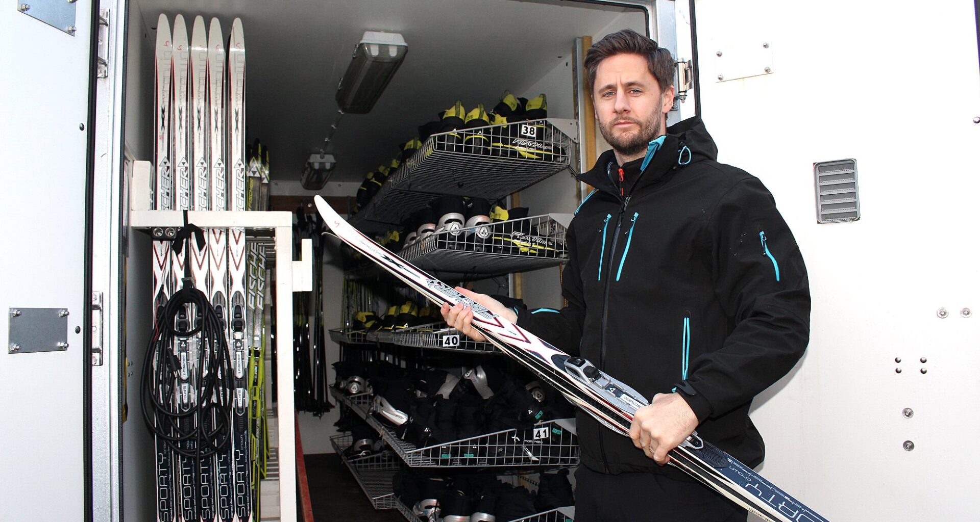 Lørenskog, Friluftsaktivitet | Hvert år sørger Espen Nørsterud for at over 4.500 barn i Lørenskog får mulighet til å delta i friluftsaktiviteter. Nå vil det politiske flertallet kutte stillingen hans.