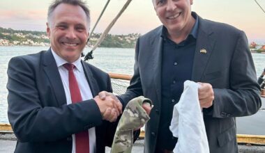 Vil undersøke regjeringens kjøp av masker til 100 millioner kroner