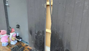 En husvegg der det har brent