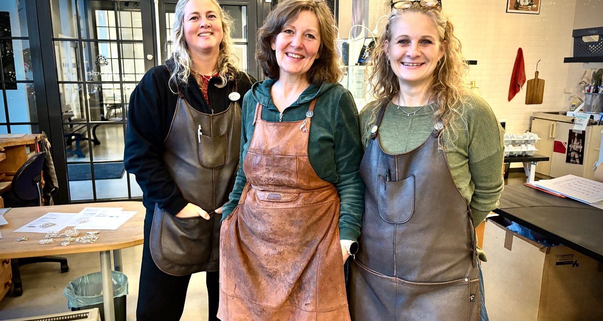 Skien, Klosterøya | - Kjempegøy at sølja skal selges i butikken deres