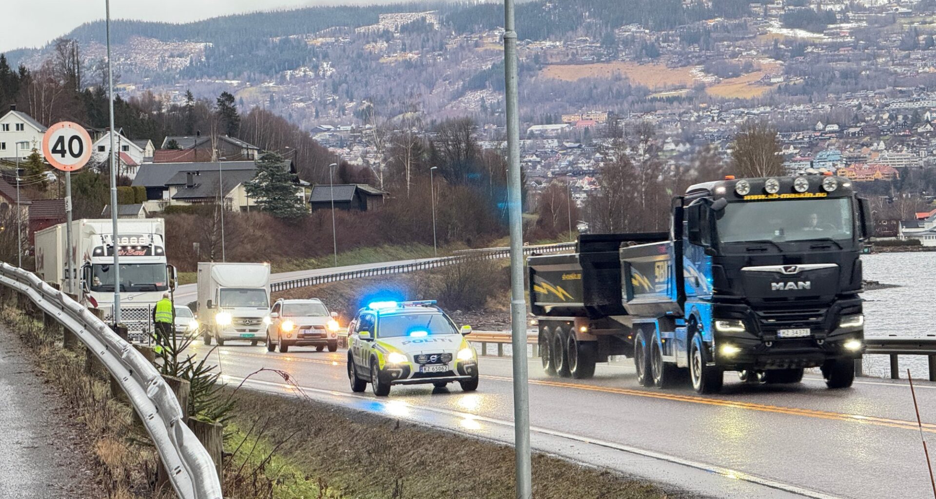 Trafikk, E6 | Mistet dør på E6: – Vet ikke helt hva som har skjedd