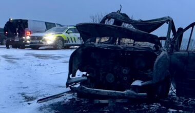 Blålys, Politi | Brann i bobil: – Bilen er totalt nedbrent