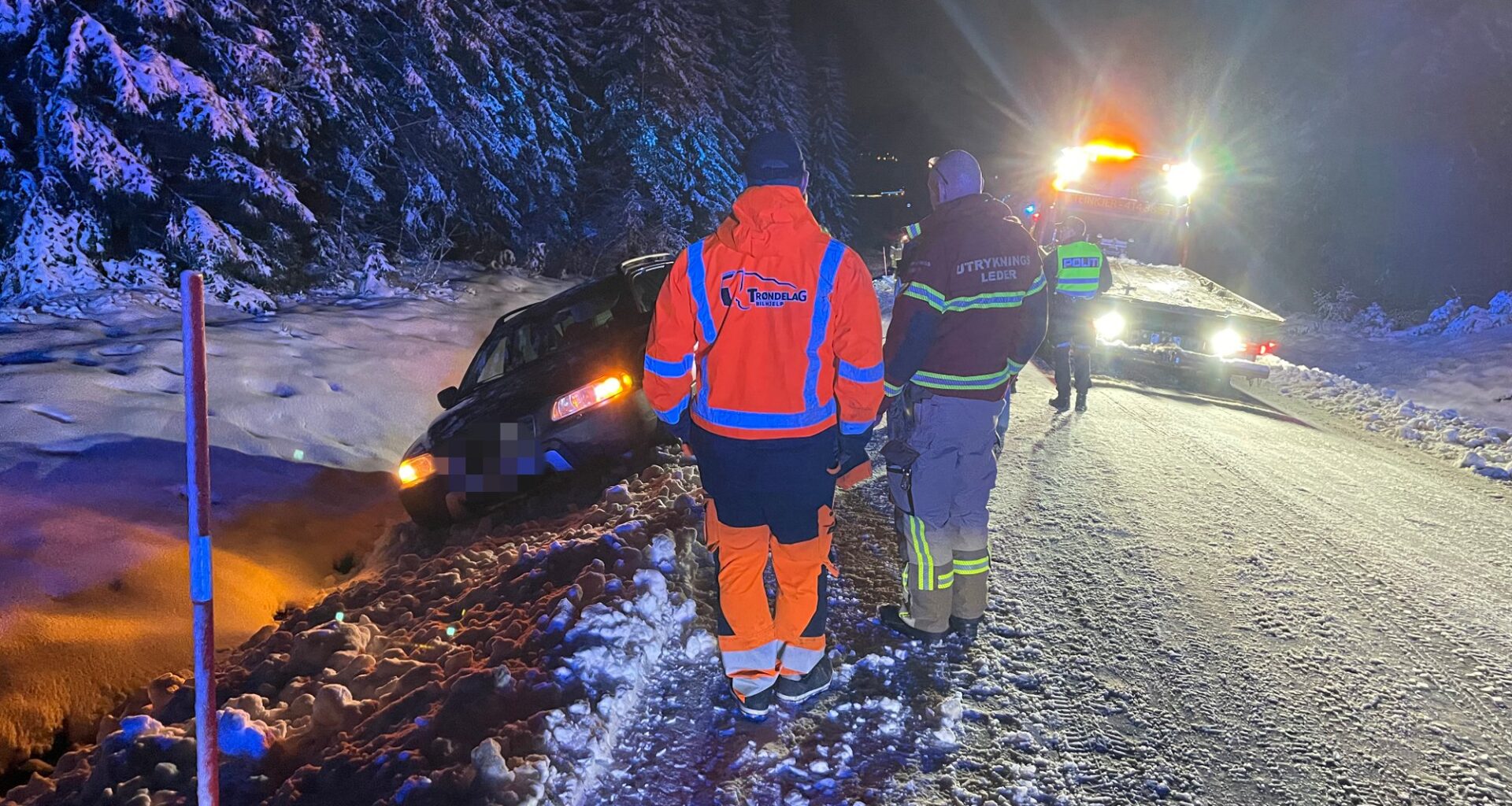 Steinkjer, Trafikk | Trafikkuhell i Steinkjer: – En bil ligger i grøfta