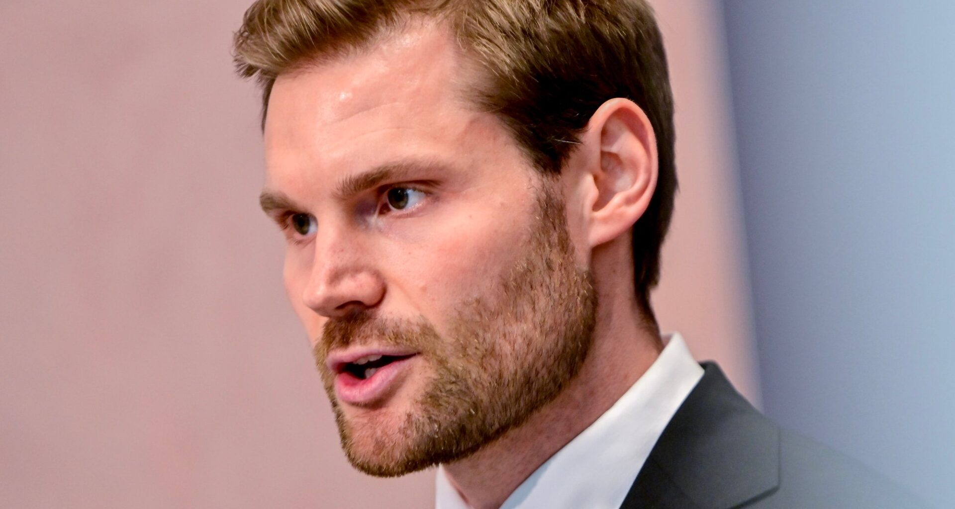 Norsk politikk, Avisrunden politikk | De viktigste sakene om politikk i norske aviser mandag 8. desember 2025